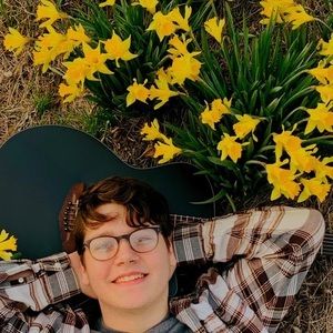 Meet your Posher, Dominic